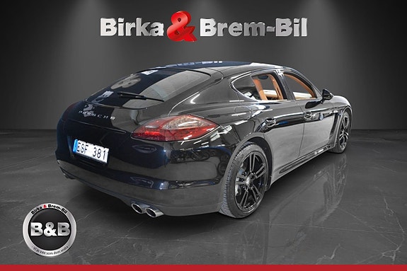 Porsche Panamera S 3 of 5