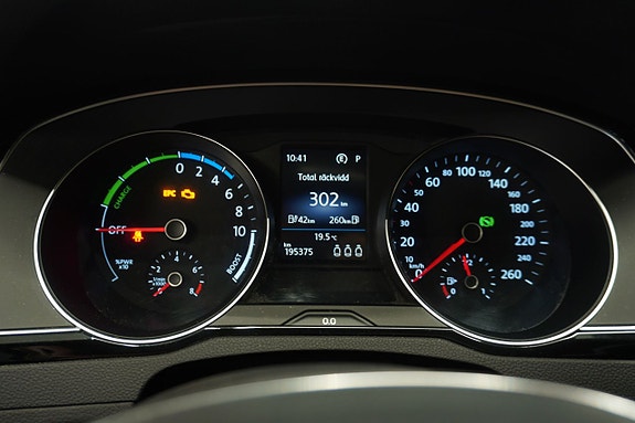 Volkswagen Passat 11 of 15