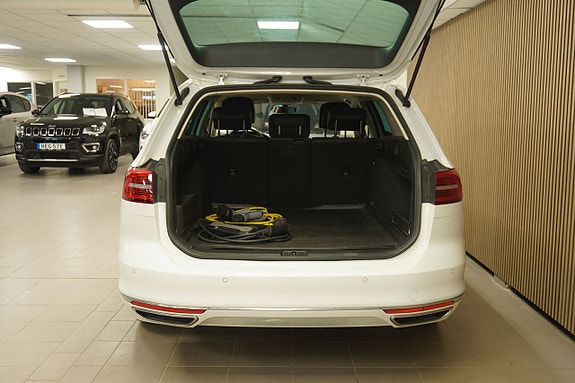 Volkswagen Passat 7 of 15