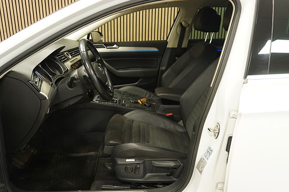 Volkswagen Passat 10 of 15
