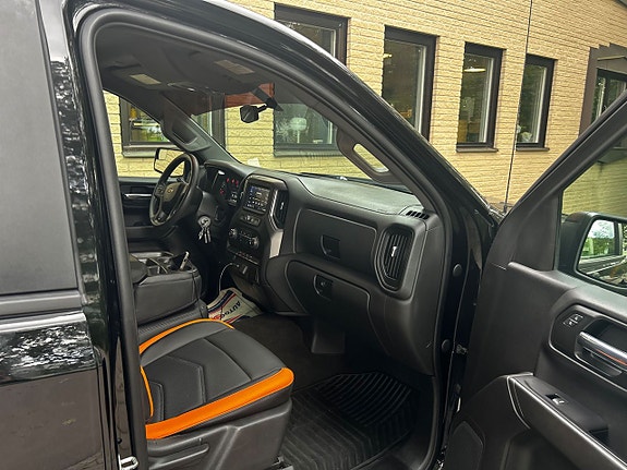Chevrolet Silverado 1500 15 of 24