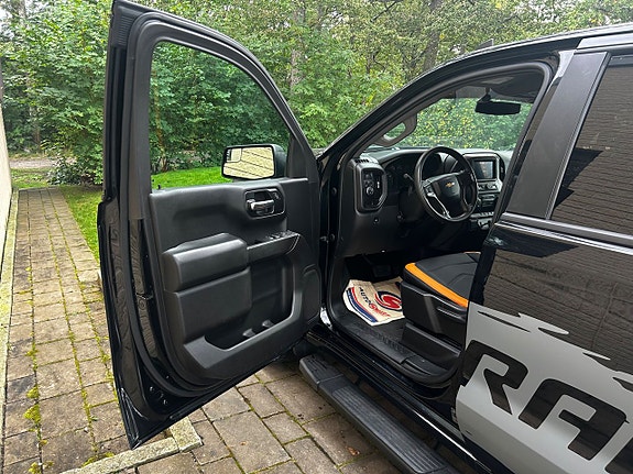 Chevrolet Silverado 1500 17 of 24