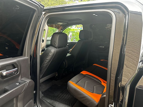 Chevrolet Silverado 1500 13 of 24