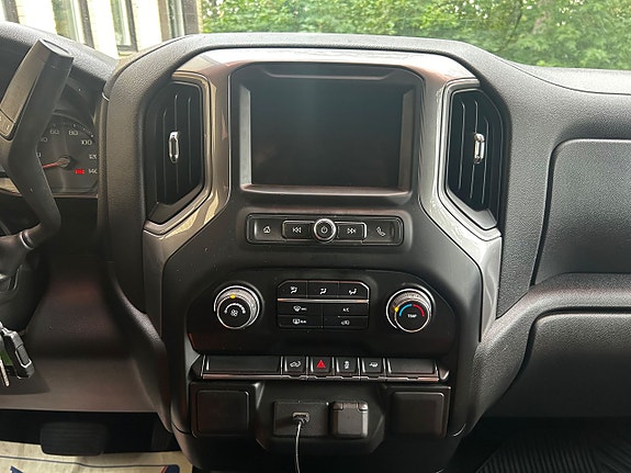 Chevrolet Silverado 1500 20 of 24