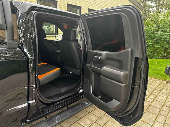 Chevrolet Silverado 1500 10 of 24