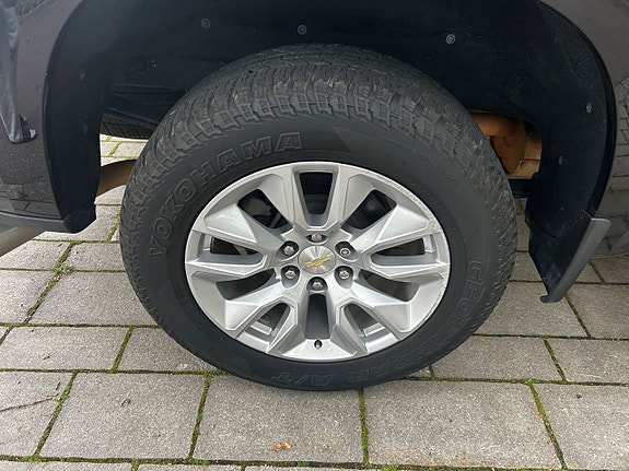 Chevrolet Silverado 1500 9 of 24