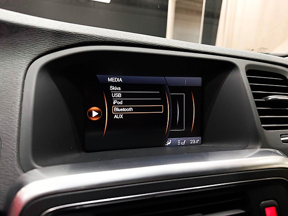 Volvo V60 17 of 22