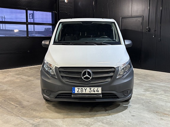 Mercedes-Benz Vito 111 2 of 20