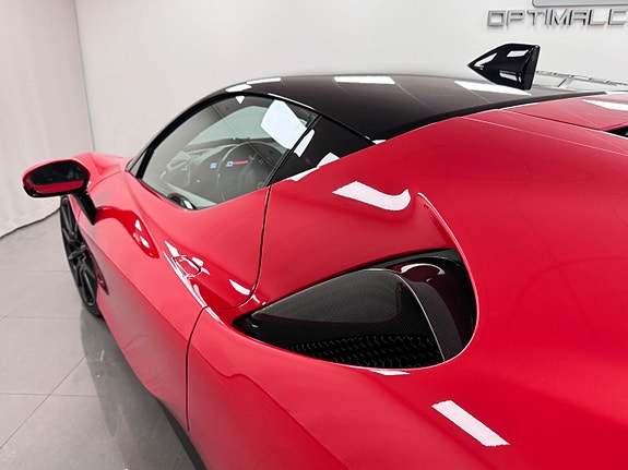 Ferrari SF90 Stradale 13 of 19