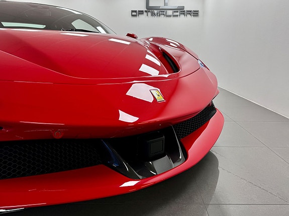 Ferrari SF90 Stradale 16 of 19