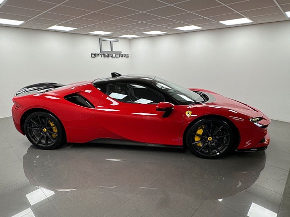 Ferrari SF90 Stradale 7 of 19