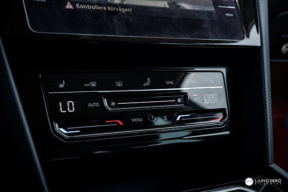 Volkswagen Passat Alltrack 8 of 11