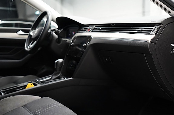 Volkswagen Passat Alltrack 13 of 13