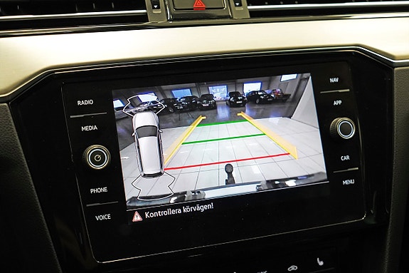 Volkswagen Passat Alltrack 9 of 13