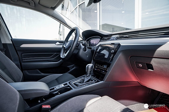Volkswagen Passat Alltrack 11 of 11