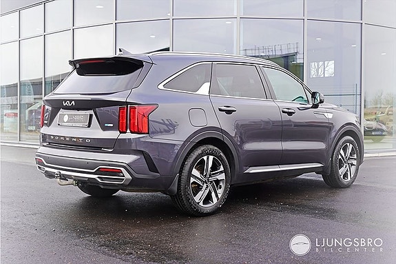 Kia Sorento 2 of 16