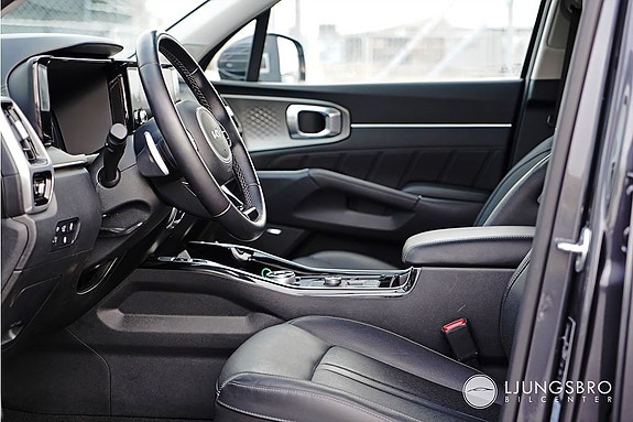Kia Sorento 5 of 16