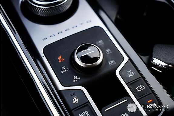 Kia Sorento 10 of 16