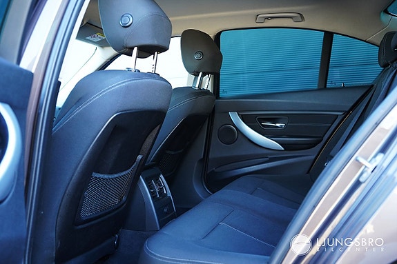BMW 320 12 of 12