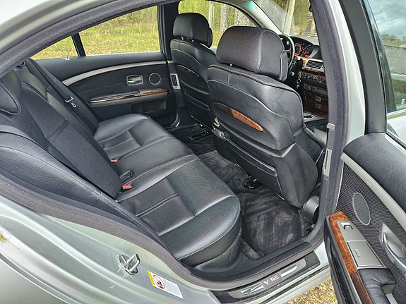 BMW 760i 16 of 18