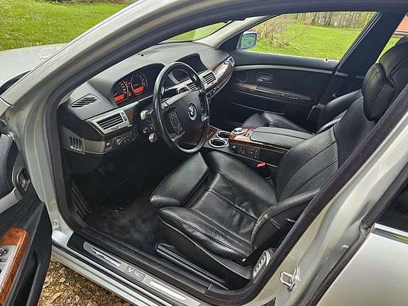 BMW 760i 14 of 18