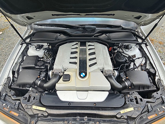 BMW 760i 10 of 18