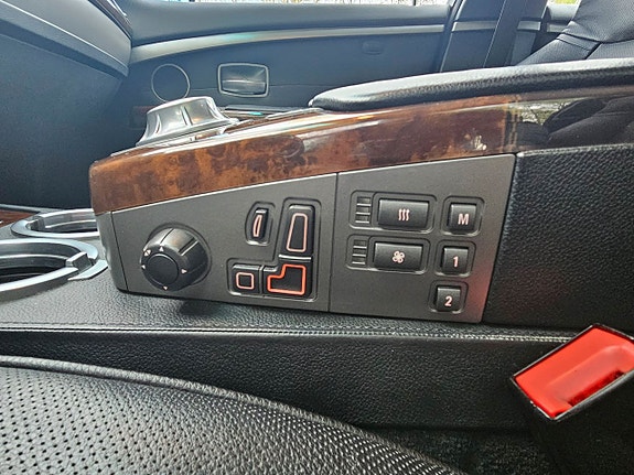 BMW 760i 13 of 18