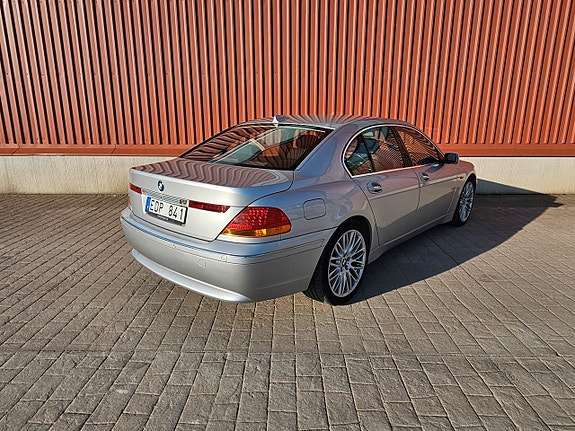 BMW 760i 4 of 18