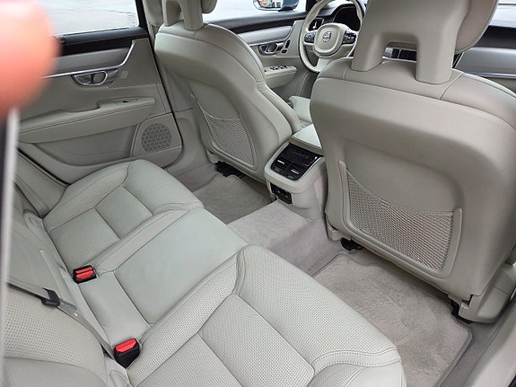 Volvo S90 10 of 12