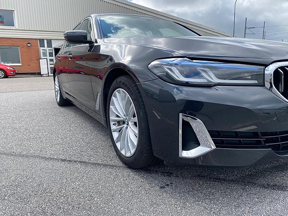 BMW 530e 7 of 16