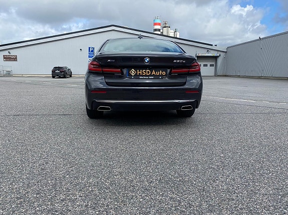BMW 530e 11 of 16