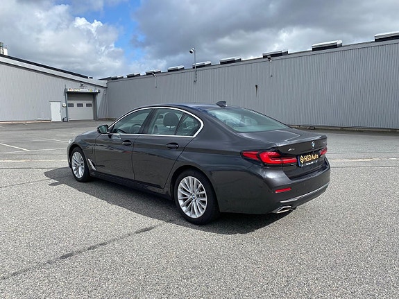 BMW 530e 12 of 16