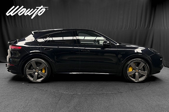 Porsche Cayenne 3 of 5