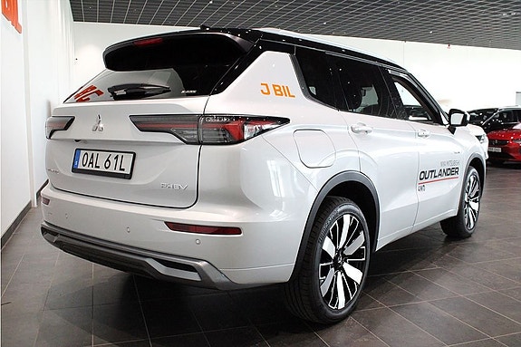 Mitsubishi Outlander 4 of 5