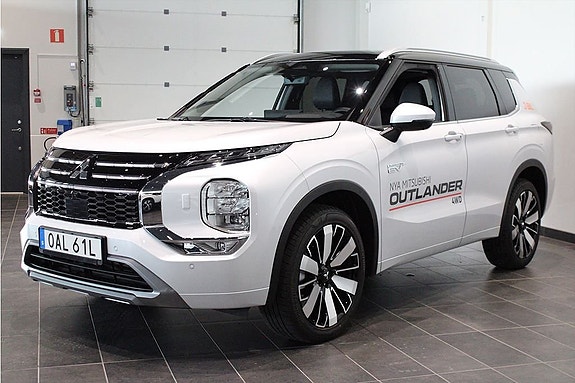 Mitsubishi Outlander 3 of 5