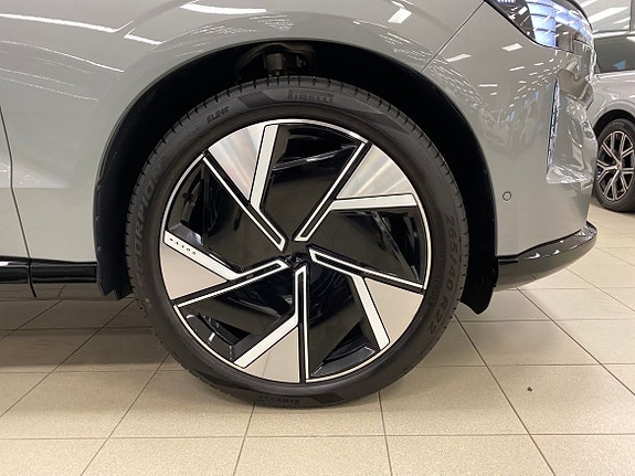 Volvo EX90 4 of 5