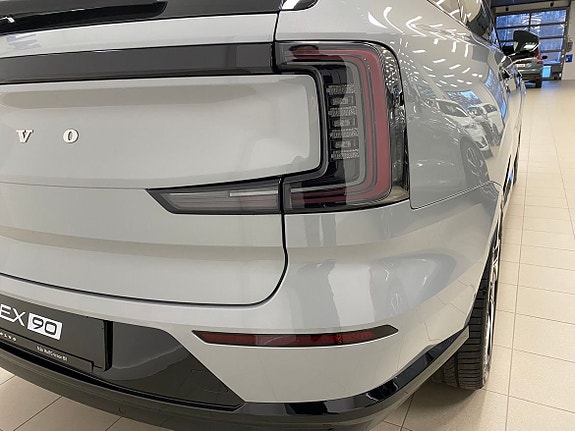 Volvo EX90 6 of 14