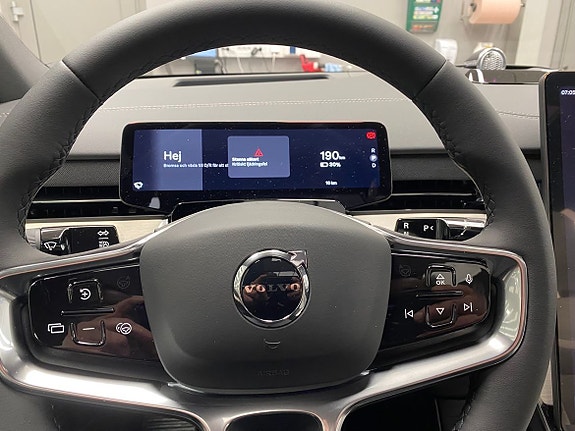 Volvo EX90 11 of 14