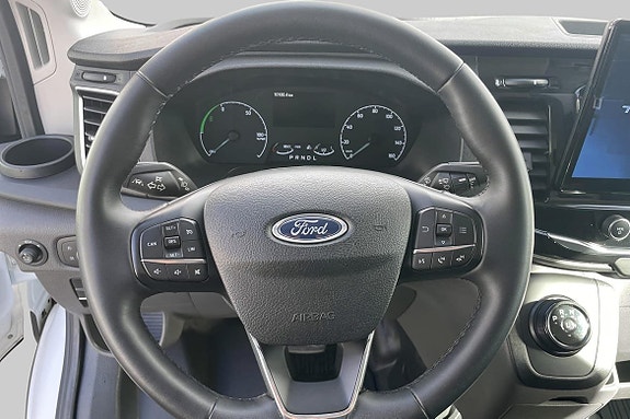 Ford E-Transit 13 of 16