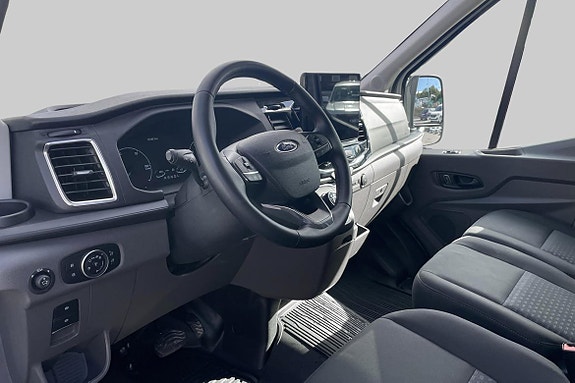Ford E-Transit 11 of 16