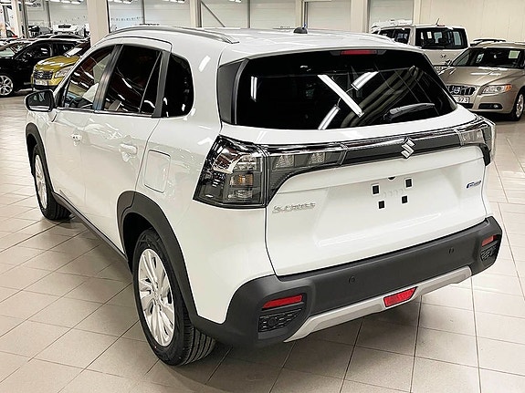 Suzuki S-Cross 2 of 6
