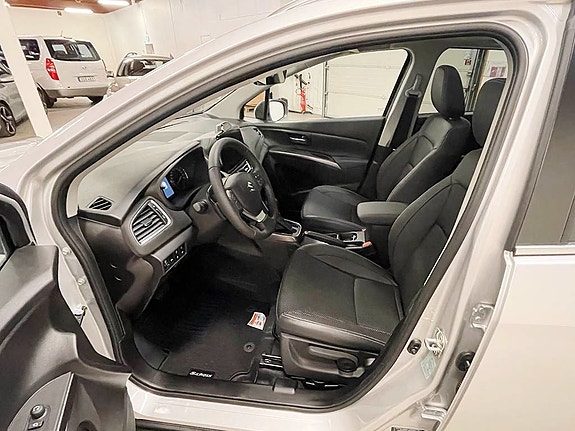 Suzuki S-Cross 3 of 7