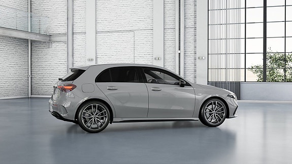 Mercedes-Benz A250 e 3 of 5