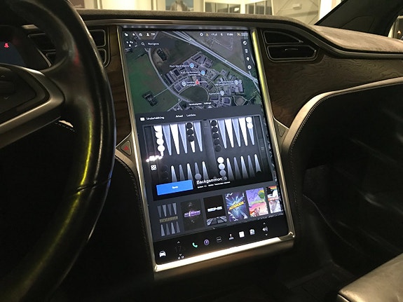 Tesla Model X 11 of 18