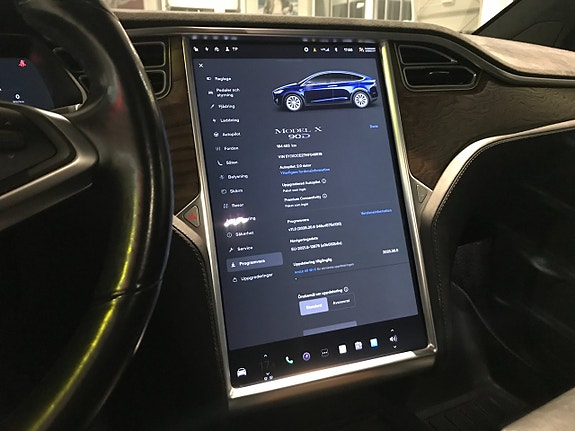 Tesla Model X 9 of 18