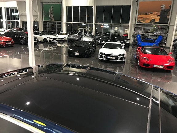 Tesla Model X 4 of 5