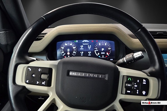 Land Rover Defender 110 8 of 16