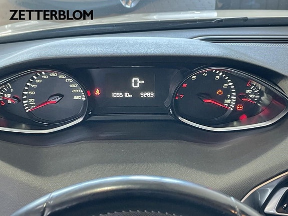 Peugeot 308 SW 11 of 14