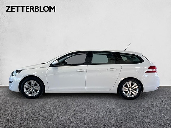 Peugeot 308 SW 2 of 5