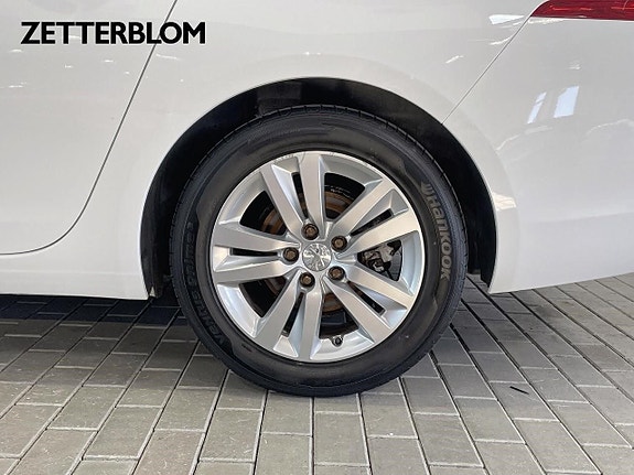 Peugeot 308 SW 13 of 14